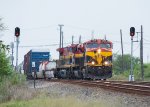 KCS 4809 enters the siding at Woodsboro